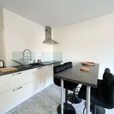 Cosy Deux Pieces Apartment *