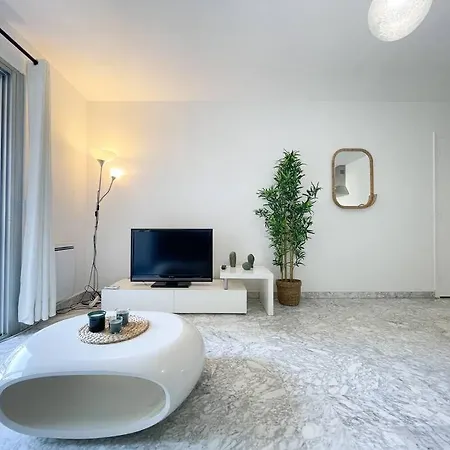Cosy Deux Pieces Apartment Menton